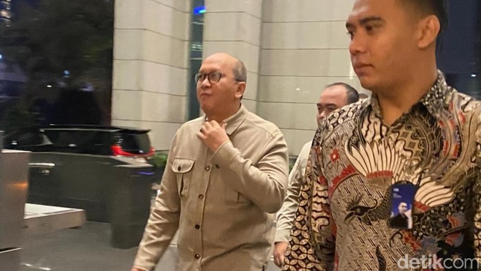 Rosan Tegaskan Tak Ada Rencana Rombak Direksi Bank BUMN