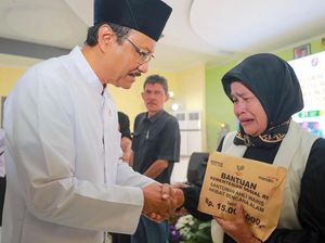 Mensos Gus Ipul Serahkan Santunan Ahli Waris Korban Banjir Deli Serdang