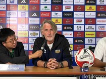 Persebaya Sedang Digdaya, Jan Olde Sebut Dewa United Hadapi Laga Berat