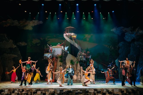 Pementasan Musikal Perahu Kertas Digelar di Ciputra Artpreneur Theatre, Jakarta.