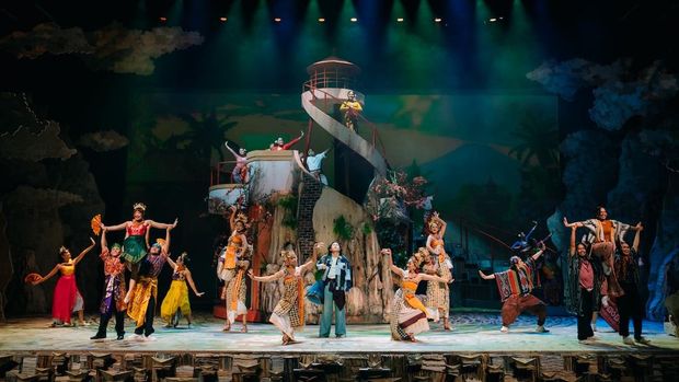 Pementasan Musikal Perahu Kertas Digelar di Ciputra Artpreneur Theatre, Jakarta.