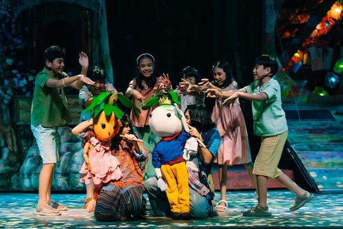 Pementasan Musikal Perahu Kertas Digelar di Ciputra Artpreneur Theatre, Jakarta.