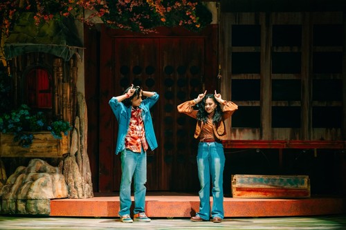 Pementasan Musikal Perahu Kertas Digelar di Ciputra Artpreneur Theatre, Jakarta.