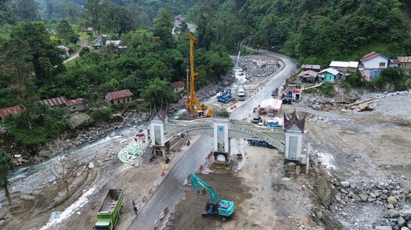 Perbaikan Jalan Lembah Anai Dikebut, Target Siap Dilalui Jelang Mudik Lebaran