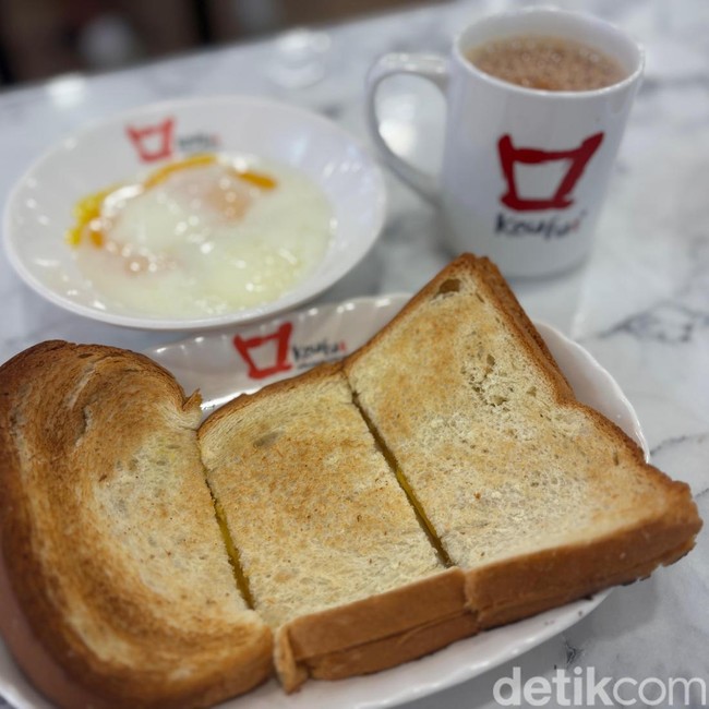 Nyamm! Sarapan Kaya Toast dan Teh Tarik ala Warlok di Singapura