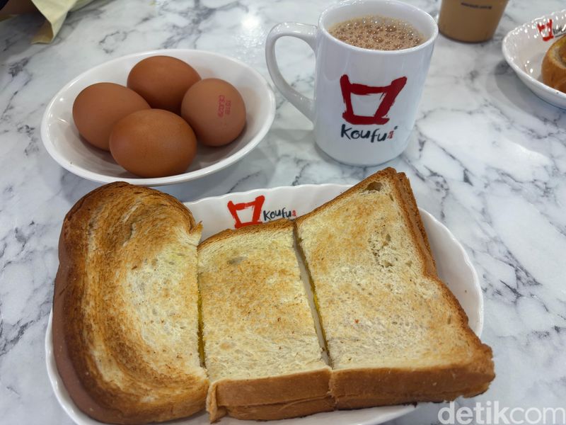 Sarapan di hawker centre