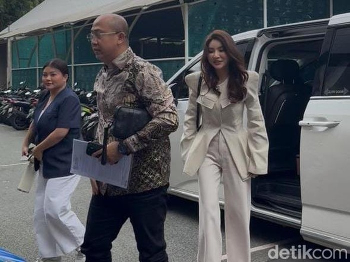 Sarwendah di Polda Metro Jaya, Jumat (30/1/2026).
