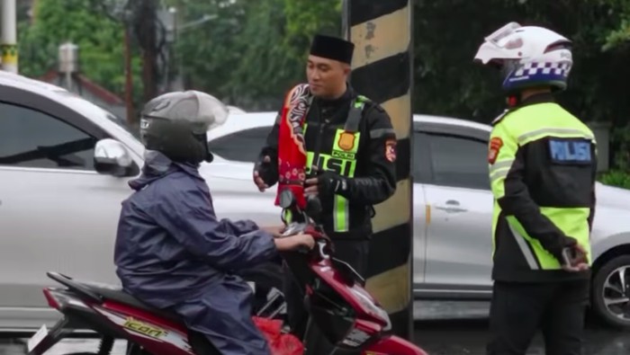 Masih Ada Pemotor Lawan Arah di Lebak Bulus, Polisi Edukasi dari Sisi Religi
