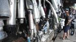 Suku Cadang Motor Bekas Laris Manis Saat Musim Banjir