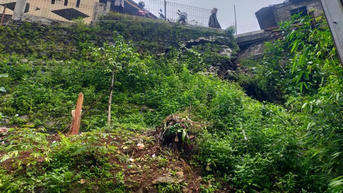 Tebing di Citeureup Bogor Retak, 21 Rumah Warga Terancam