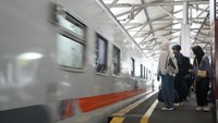 202 Ribu Orang Naik Kereta di Hari Pertama Libur Panjang Imlek