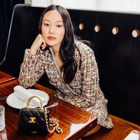 Orang tua jadi sosok yang sangat berperan dalam karier akting Yerin Ha. Atas saran mereka, Yerin bersekolah di Kaywon High School of Arts, Seoul, Korea Selatan. Ia diterima lewat audisi di usia 15 tahun dan menjalani pelatihan seni peran intensif selama tiga tahun. Foto: Instagram/@yerinha_