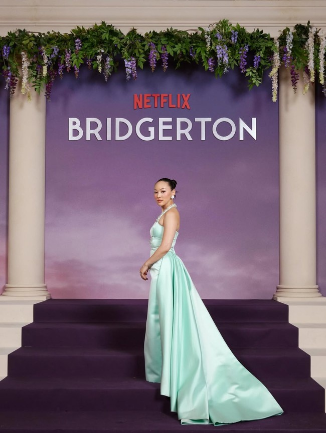 Yerin Ha lahir pada 16 Januari 1998 di Sydney, Australia. Ia berasal dari keluarga berdarah Korea Selatan, dengan latar seni yang kuat, termasuk sang nenek, Son Sook, aktris sekaligus politisi ternama. Foto: Instagram/@yerinha_