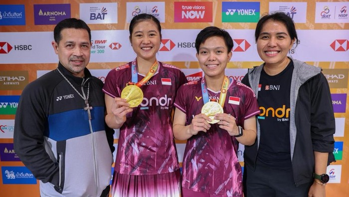 Pasangan ganda putri Indonesia Amallia Cahaya Pratiwi dan Siti Fadia Silva Ramadhanti keluar sebagai juara Thailand Masters 2026 setelah mengalahkan wakil China, Bao Li Jing/Li Yi Jing, di partai final yang berlangsung di Nimibutr Stadium, Bangkok.