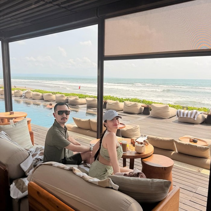 Angel Karamoy dan Gusti Ega liburan di Bali