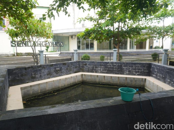 Penampakan Sendang Dudo di kawasan Api Abadi Mrapen, Grobogan, Minggu (1/2/2026).