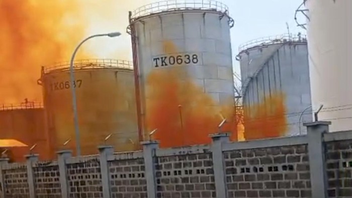 Asap Oranye Cilegon: DPR冀Investigasi Serius Kasus Pabrik Berbahaya