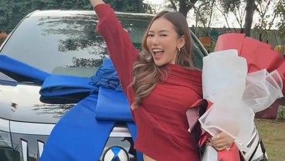 Dian Soediro Bangga Mimpi Punya Mobil Baru Terwujud, Beli BYD Denza