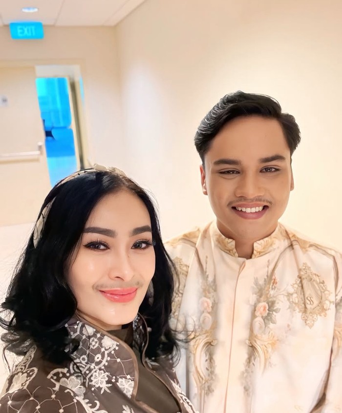 Iis Dahlia Hobi Bikin Acara di Rumah, Sewa Katering Enak dan Unik