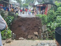 Jembatan Penghubung Desa di Pandeglang Ambruk, Pemkab Bakal Perbaiki