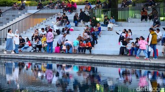 Lapangan Banteng Tetap Ramai Usai Hujan