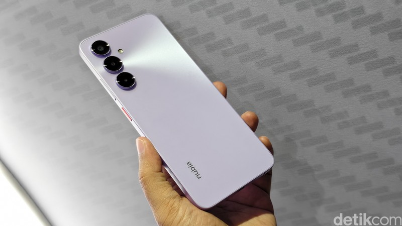 Nubia V80 Max