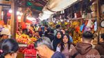 Pasar Glodok Diserbu Pengunjung Jelang Imlek