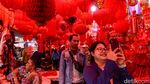 Pasar Glodok Diserbu Pengunjung Jelang Imlek