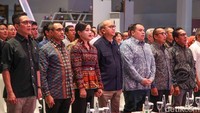 OJK menegaskan komitmennya menjaga prinsip kehati-hatian dan perlindungan investor, sementara Danantara Indonesia menyoroti peran investor institusi dalam mendorong investasi yang bertanggung jawab.