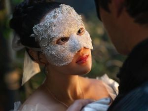 Pesona Yerin Ha, Aktris Korea Pertama di Bridgerton Season 4
