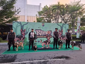 Polda Riau Gelar Pet Parade Kenang Reno Si Anjing K9 Pahlawan Kemanusiaan