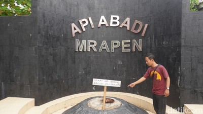Potret Momen Api Abadi Mrapen Padam