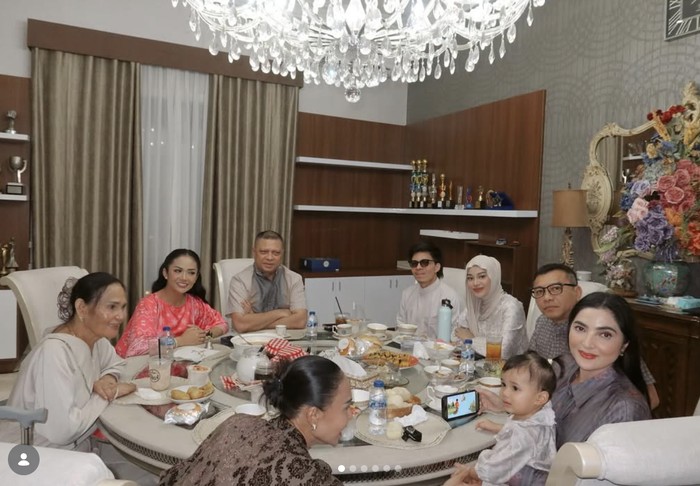 Potret Atta Halilintar Resmikan Lumiere hingga Masak Bareng Aurel