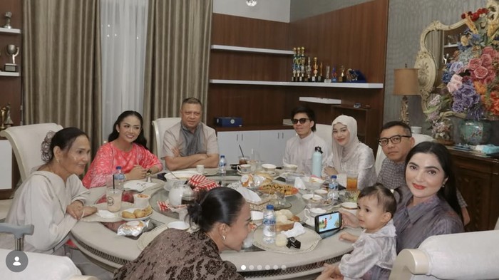Potret Atta Halilintar Resmikan Lumiere hingga Masak Bareng Aurel