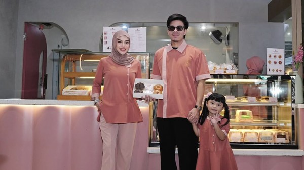 Potret Atta Halilintar Resmikan Lumiere hingga Masak Bareng Aurel