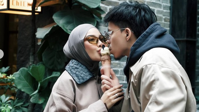 Potret Atta Halilintar Resmikan Lumiere hingga Masak Bareng Aurel