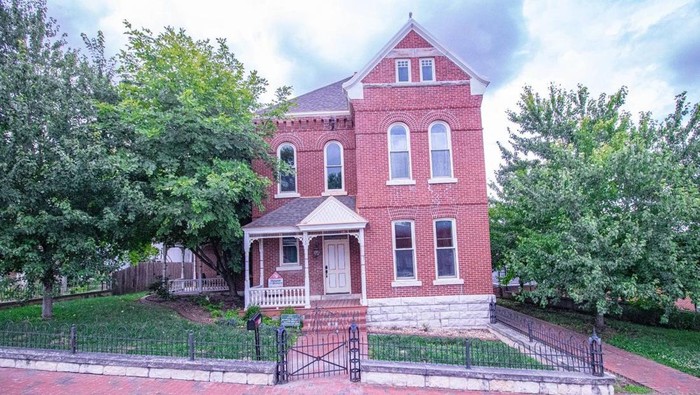 Dari Luar Tampak Unyu, tapi Bagian Dalam Rumahnya Bikin Syok!