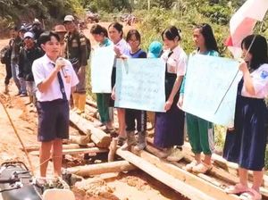 Viral Siswa di Kaltara Protes Jalan Rusak, Minta Perbaikan