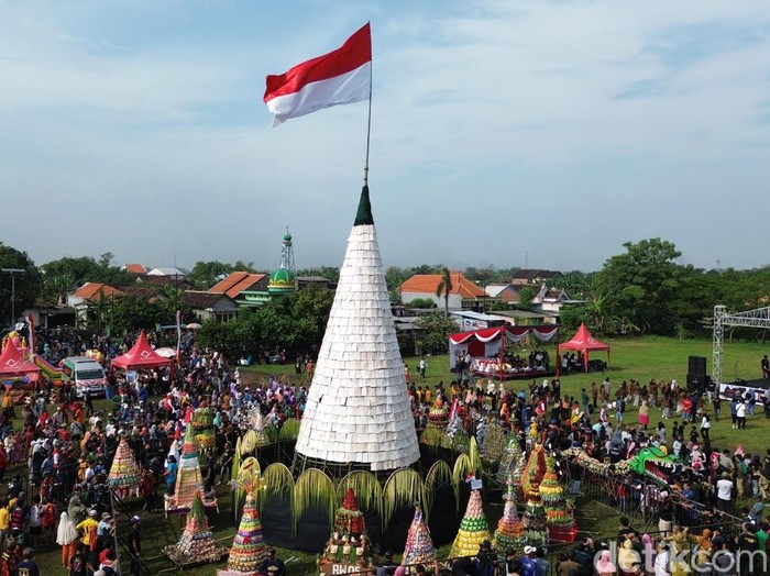 Tradisi Tumpeng Tempe Raksasa Sedengan Mijen Jadi Daya Tarik Wisata Budaya