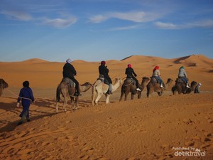 Membelah Pegunungan Bersalju Menuju ke Hamparan Gurun Pasir Sahara