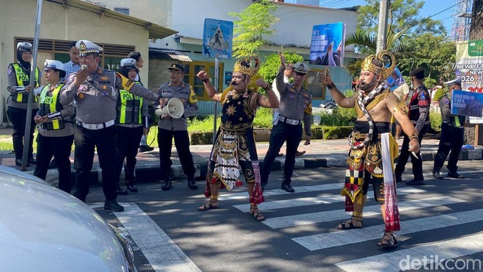 Ada Gatotkaca saat Operasi Keselamatan Semeru di Kota Blitar