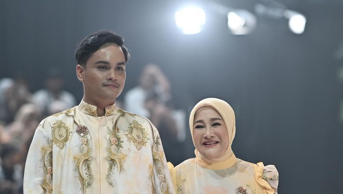 Anak Denada Ressa Rizky Rosano tampil jadi model di Garis Poetih.