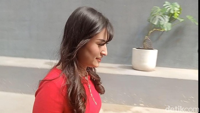 Kesibukan Angbeen Rishi Usai Cerai dari Adly Fairuz