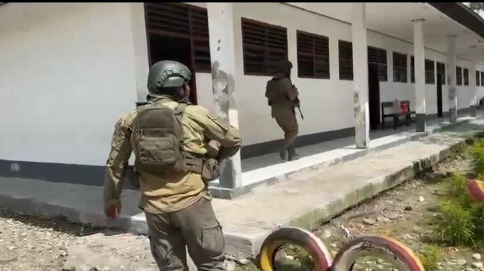SMP di Yahukimo Diserang OTK, Pekerja Bangunan Tewas Ditembak