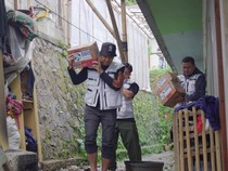 Relawan BRI Peduli Turun Langsung Beri Bantuan ke Korban Bencana Cisarua