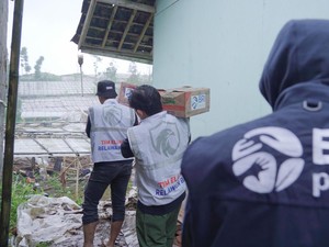 BRI Peduli Salurkan Bantuan bagi Warga Terdampak Bencana di Cisarua