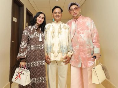Saat Ressa Rizky Jadi Muse dan Disapa Teman-teman Denada