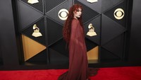 Pakai Naked Dress di Grammy 2026, Penampilan Chappell Roan Dinilai Murahan