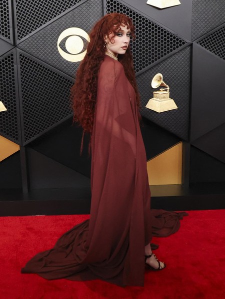 Pakai Naked Dress di Grammy 2026, Penampilan Chappell Roan Dinilai Murahan