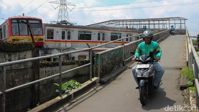 Pemandangan Tak Biasa di Depo Depok, Ratusan Gerbong KRL Pensiun Menumpuk